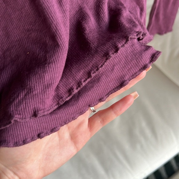 Garage off the shoulder long sleeve purple top. Size s - Picture 3 of 4